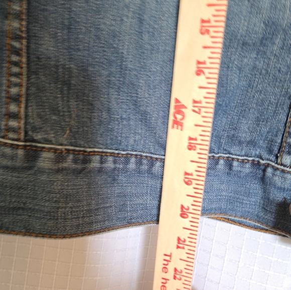 Old Navy Womens Denim Jacket Size M - Picture 5 of 7